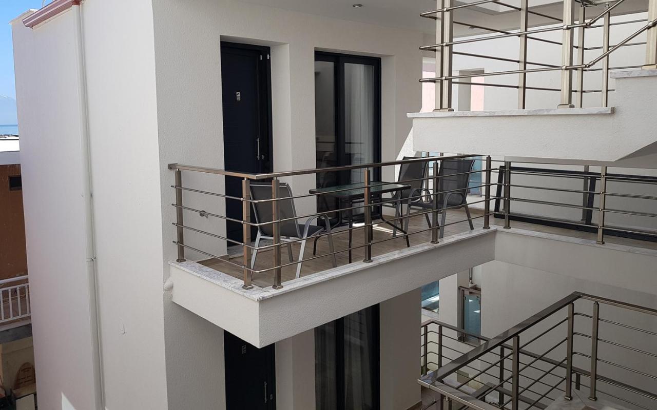 Apartamento Sarti Holidays Exterior foto