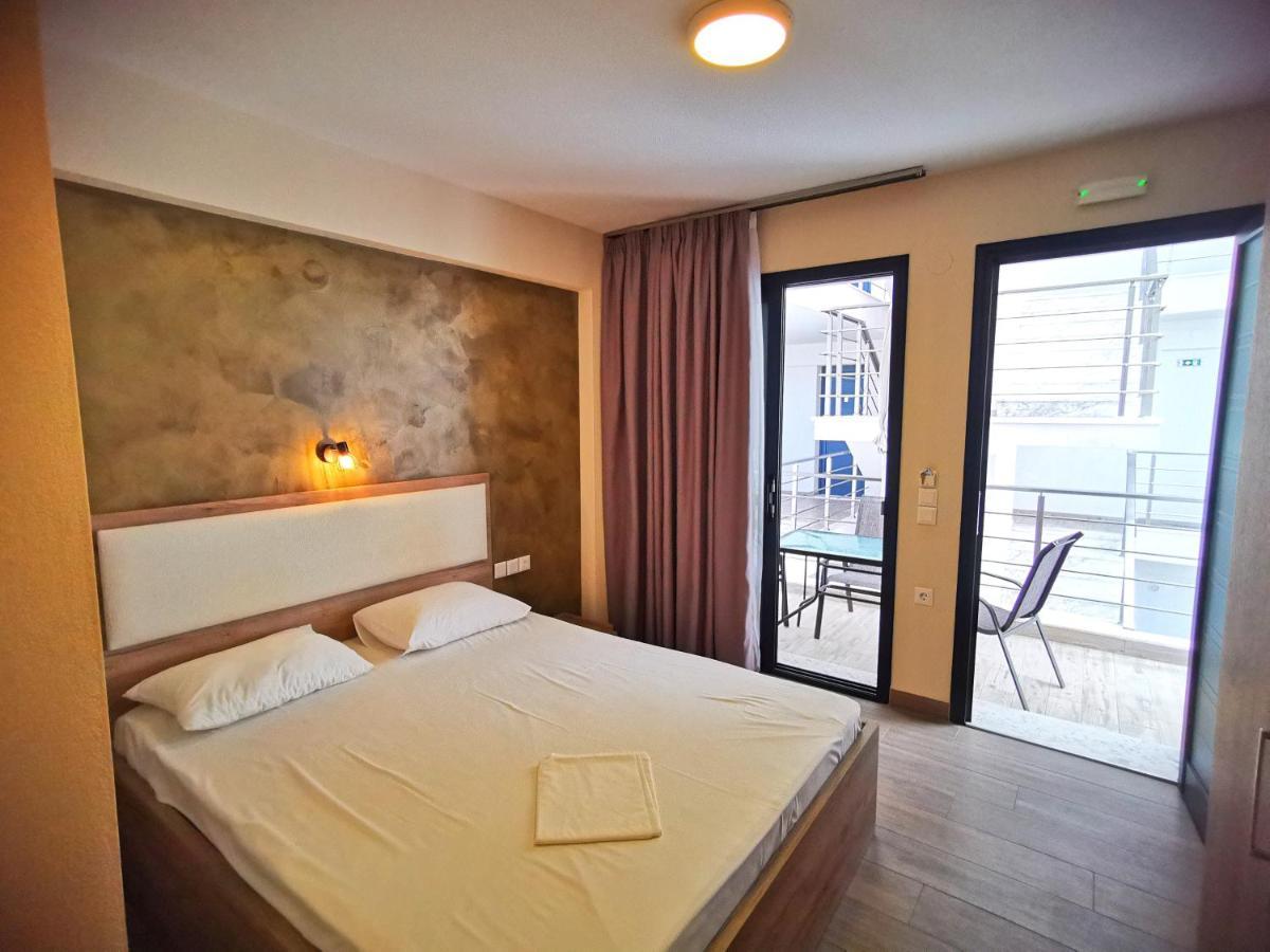 Apartamento Sarti Holidays Exterior foto